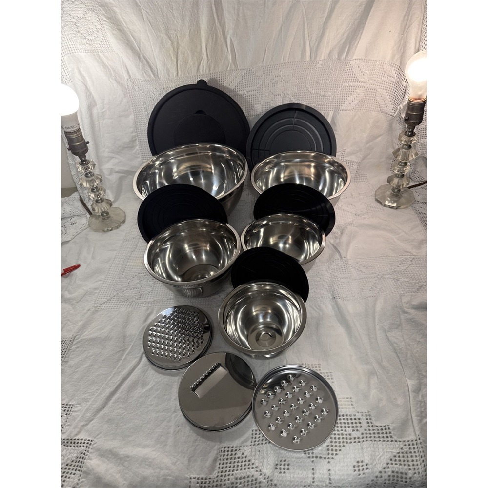 Stainless Steel Mixing Bowls with Lids and 3 Different Shredders